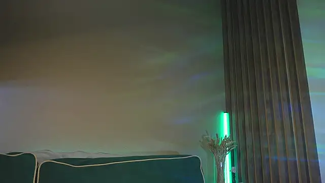 Snapshot of milasmiu chatting on 12, 2, 2025 milasmiu online show from 12, 2, 2025