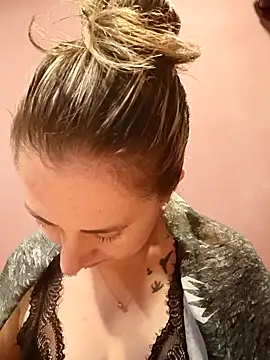 CHARLOTTE 1711 online show from 21, 4, 2026