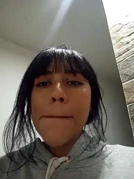 juli love11 online show from 25, 1, 2025