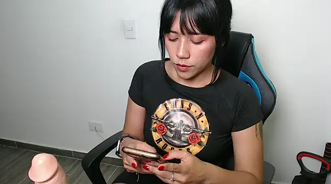 juli love11 online show from 22, 1, 2025