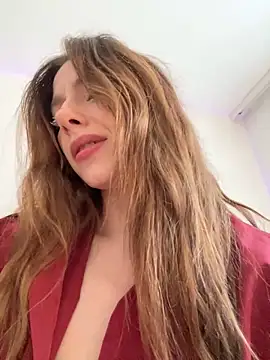 Mary Leaf online show from 1, 2, 2025