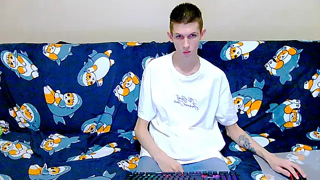 Snapshot of Lester_Broo chatting on 26, 11, 2025 Lester Broo online show from 26, 11, 2025