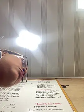 Yessica 832 online show from 11, 2, 2026