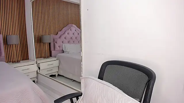 BellaaStorm online show from 6, 11, 2025