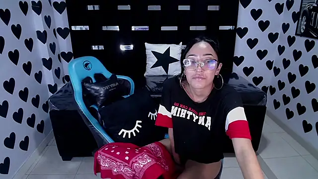 victoria ricci a online show from 15, 2, 2025