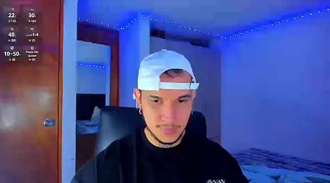 Snapshot of austinoficial chatting on 5, 3, 2025 austinoficial online show from 5, 3, 2025