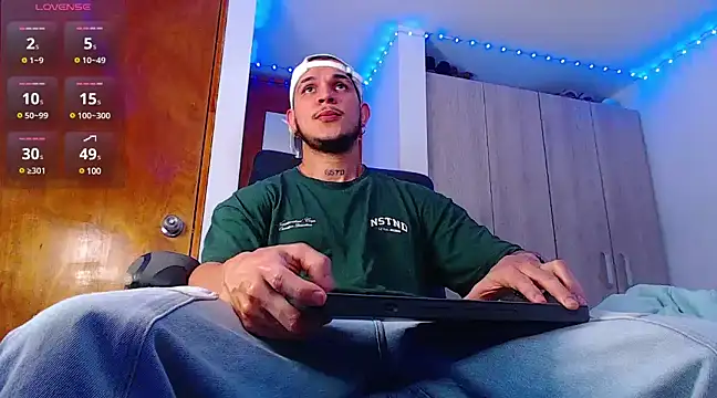 Snapshot of austinoficial chatting on 23, 2, 2025 austinoficial online show from 23, 2, 2025