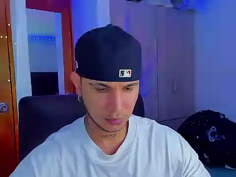 Snapshot of austinoficial chatting on 12, 9, 2025 austinoficial online show from 12, 9, 2025