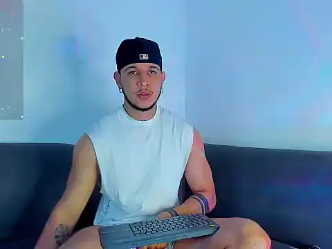 Snapshot of austinoficial chatting on 9, 10, 2025 austinoficial online show from 9, 10, 2025