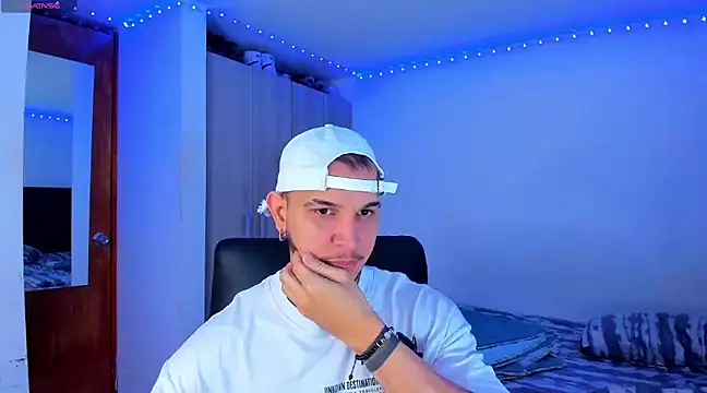 Snapshot of austinoficial chatting on 19, 2, 2025 austinoficial online show from 19, 2, 2025
