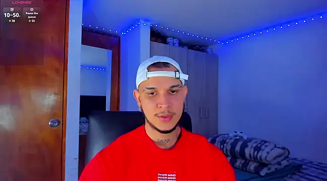 Snapshot of austinoficial chatting on 8, 3, 2025 austinoficial online show from 8, 3, 2025