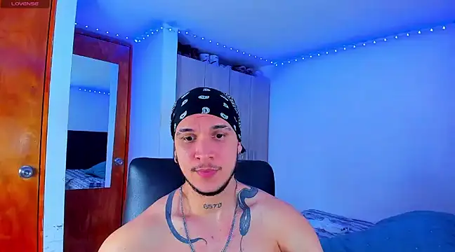 Snapshot of austinoficial chatting on 21, 2, 2025 austinoficial online show from 21, 2, 2025