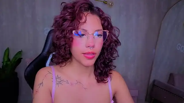 Snapshot of zoe_ch_ chatting on 5, 6, 2026 zoe ch online show from 5, 6, 2026