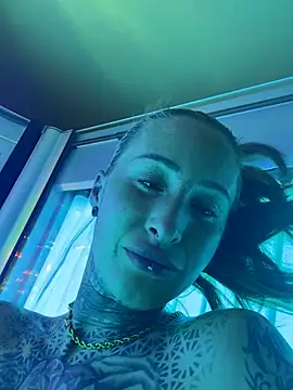 Black sweet Rose online show from 15, 1, 2026