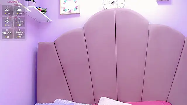 Vanessapintoo online show from 5, 3, 2025