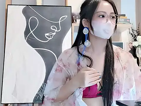 Snapshot of Lush-Office chatting on 20, 12, 2025 Lush-Office online show from 20, 12, 2025