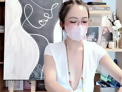 Snapshot of Lush-Office chatting on 4, 12, 2025 Lush-Office online show from 4, 12, 2025