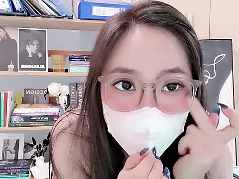 Snapshot of Lush-Office chatting on 2, 2, 2026 Lush-Office online show from 2, 2, 2026