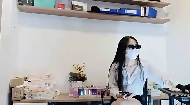 Lush-Office online show from 18, 1, 2025