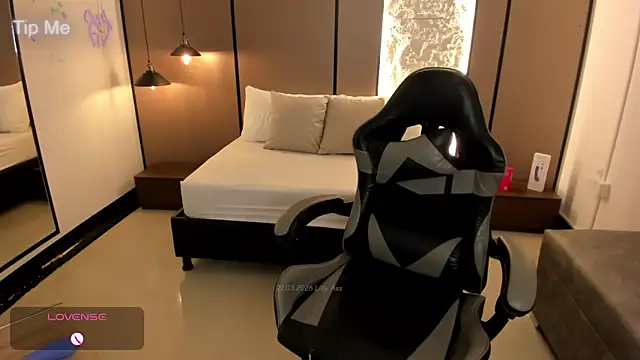 lilly ass  online show from 21, 3, 2026