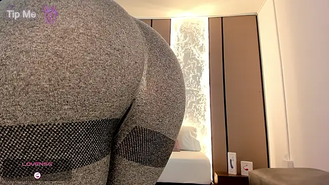 lilly ass  online show from 14, 1, 2026