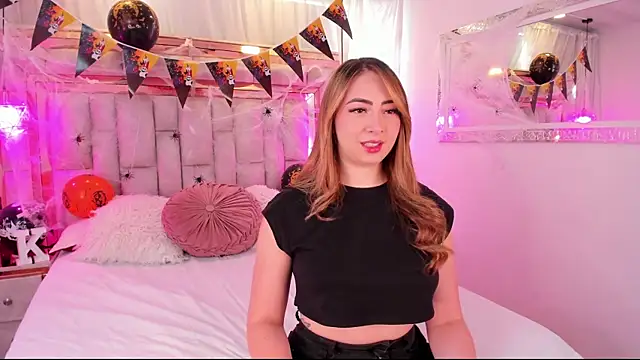 Katalina Evans online show from 28, 10, 2025