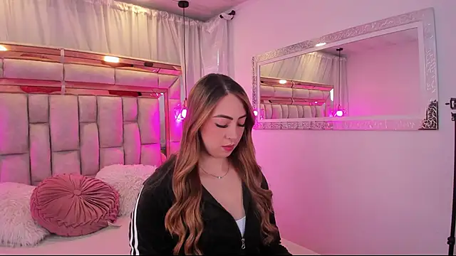 Katalina Evans online show from 17, 11, 2025