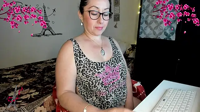 Snapshot of nataparis chatting on 28, 5, 2026 nataparis online show from 28, 5, 2026