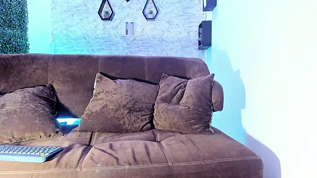 Thomass conor online show from 14, 10, 2025