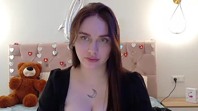 Lilliana Moon online show from 28, 2, 2025