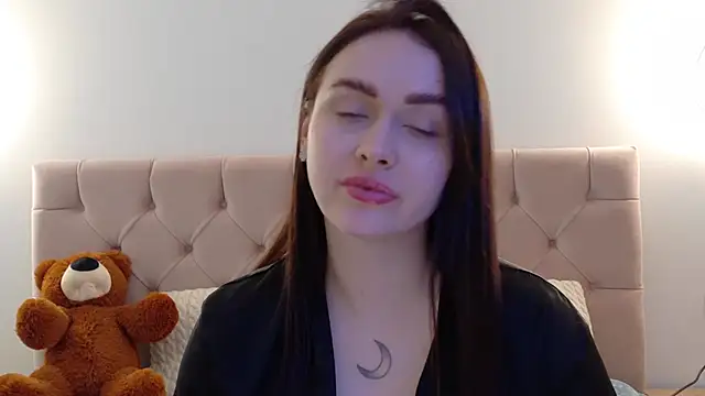 Lilliana Moon online show from 2, 3, 2025