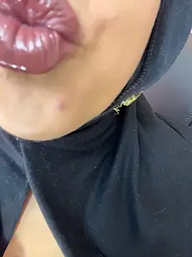 zahra Jalid online show from 3, 2, 2026