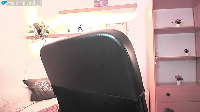 SabrinaSpell  online show from 25, 4, 2026