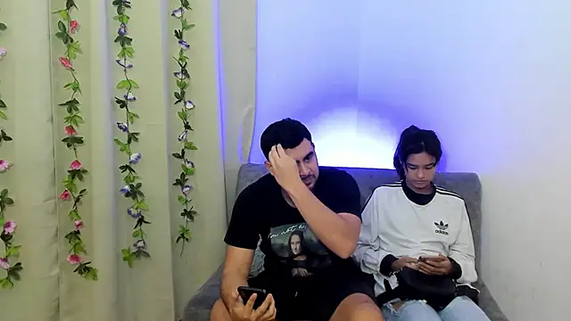 Snapshot of blueroom_party chatting on 1, 2, 2025 blueroom party online show from 1, 2, 2025