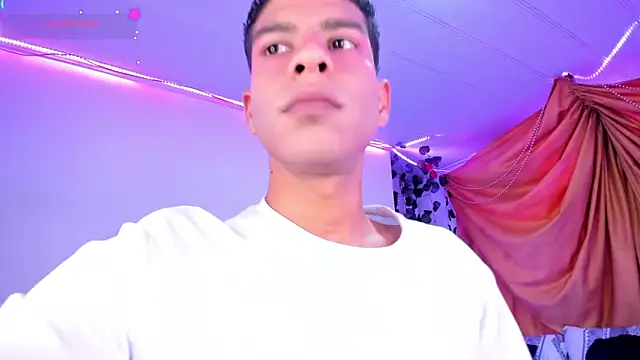 Ethan Boyy online show from 4, 12, 2025