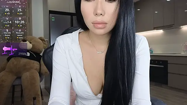 asianqueeny online show from 5, 11, 2025