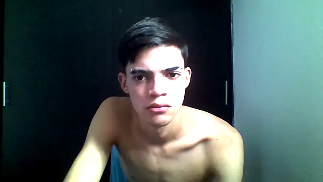 Snapshot of Latinos_2001 chatting on 19, 5, 2026 Latinos 2001 online show from 19, 5, 2026