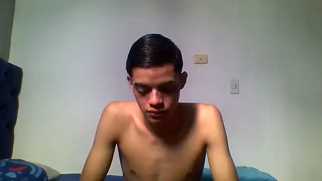 Snapshot of Latinos_2001 chatting on 6, 6, 2026 Latinos 2001 online show from 6, 6, 2026