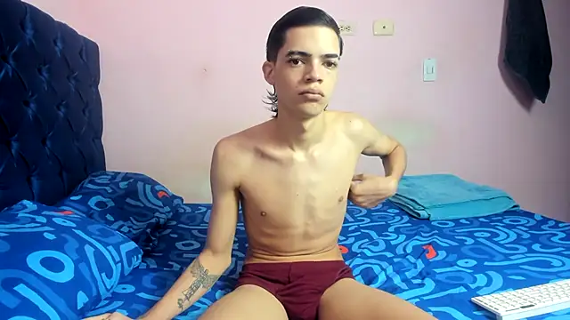 Snapshot of Latinos_2001 chatting on 9, 2, 2026 Latinos 2001 online show from 9, 2, 2026