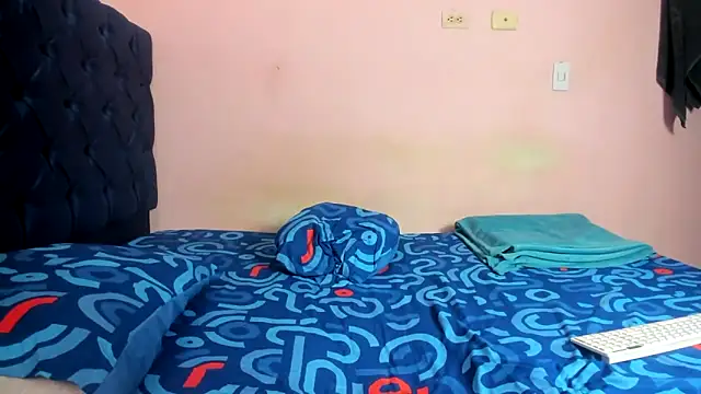 Snapshot of Latinos_2001 chatting on 19, 2, 2026 Latinos 2001 online show from 19, 2, 2026