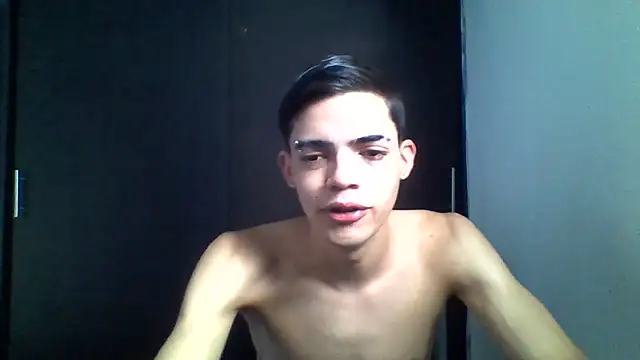 Snapshot of Latinos_2001 chatting on 17, 5, 2026 Latinos 2001 online show from 17, 5, 2026