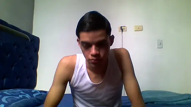 Snapshot of Latinos_2001 chatting on 7, 6, 2026 Latinos 2001 online show from 7, 6, 2026