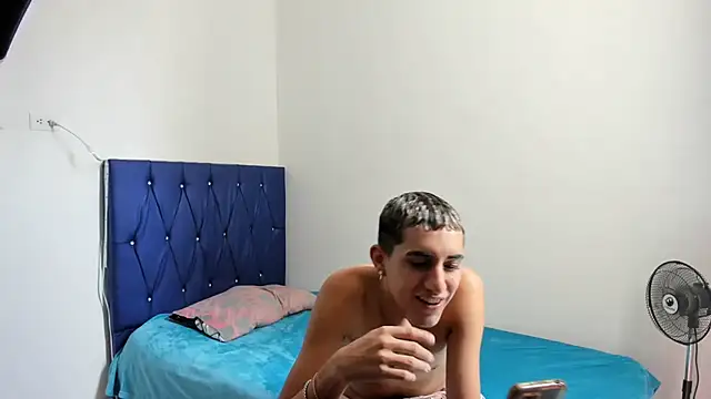 Latinos 2001 online show from 2, 3, 2025