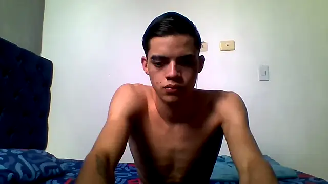 Snapshot of Latinos_2001 chatting on 27, 5, 2026 Latinos 2001 online show from 27, 5, 2026