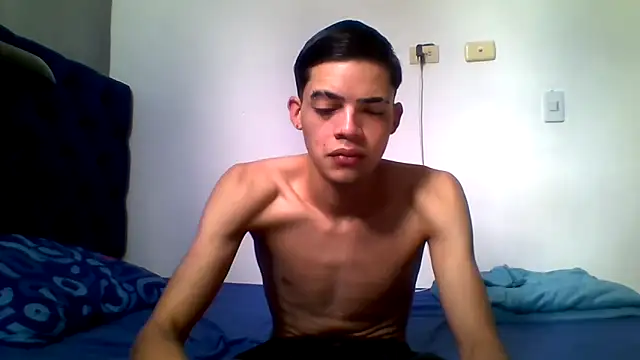 Snapshot of Latinos_2001 chatting on 2, 6, 2026 Latinos 2001 online show from 2, 6, 2026