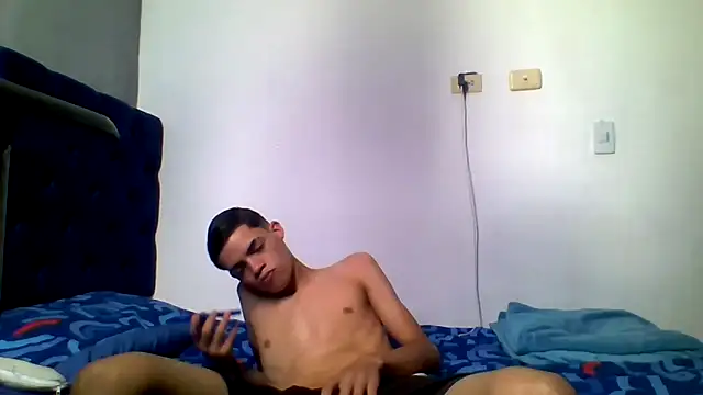 Snapshot of Latinos_2001 chatting on 23, 5, 2026 Latinos 2001 online show from 23, 5, 2026