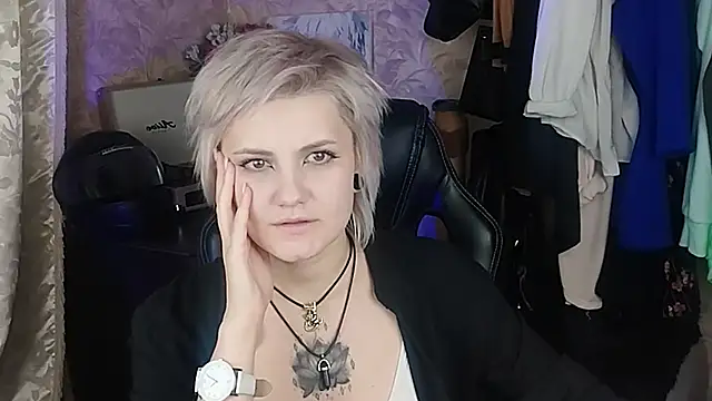 Snapshot of EvaBrownie chatting on 18, 2, 2025 EvaBrownie online show from 18, 2, 2025
