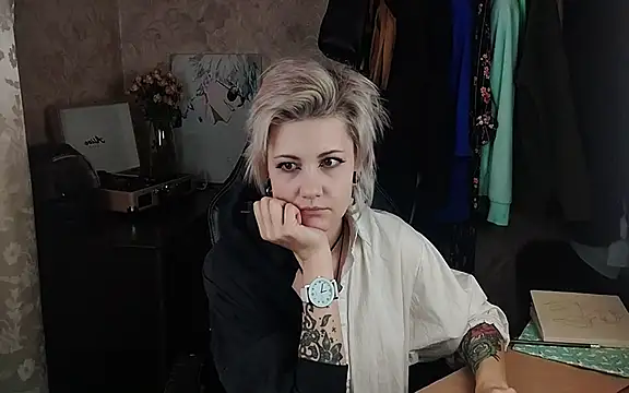Snapshot of EvaBrownie chatting on 13, 3, 2025 EvaBrownie online show from 13, 3, 2025