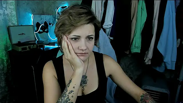 Snapshot of EvaBrownie chatting on 18, 9, 2025 EvaBrownie online show from 18, 9, 2025