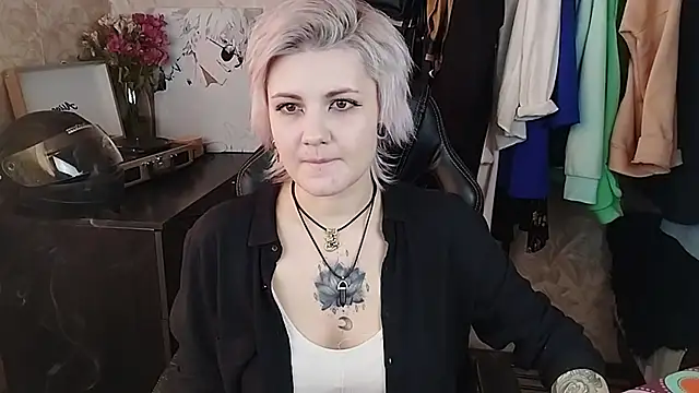 Snapshot of EvaBrownie chatting on 22, 2, 2025 EvaBrownie online show from 22, 2, 2025
